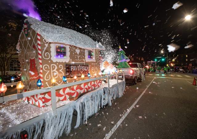 Catch the 2025 Williamsburg Christmas Parade