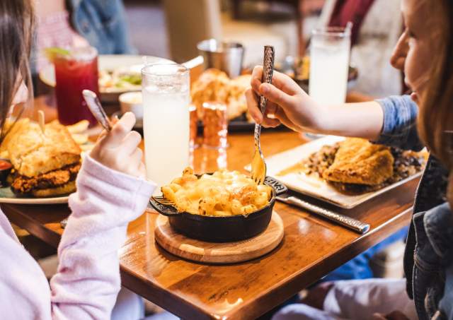 Top Spots for Kid-Friendly Dining in Williamsburg