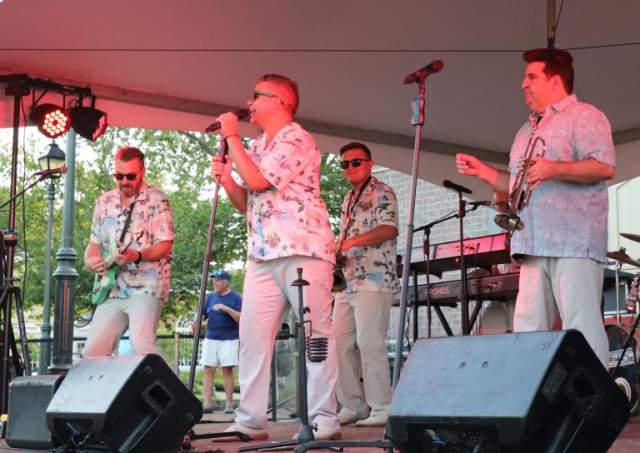 Turn a Perfect 10 Vacation up to 11 with Live Music