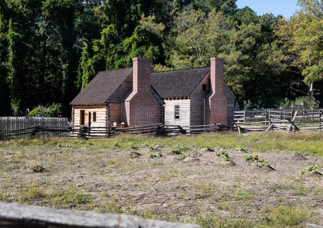 Cabins at American Revolution Museum
