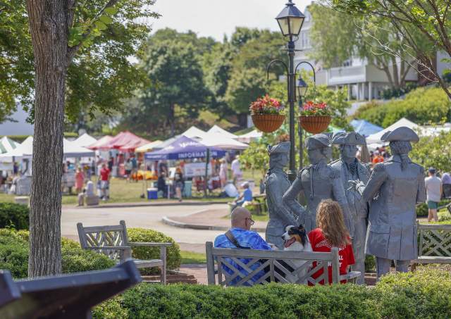 A Neighborhood Guide to the Williamsburg Area