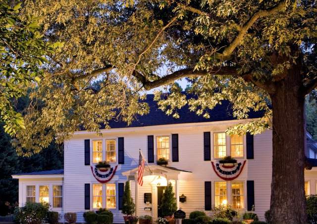 A Williamsburg White House Inn Bed and Breakfast