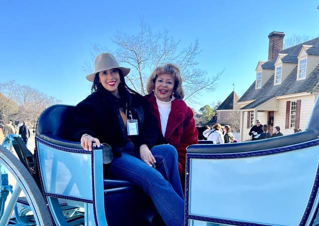 Exploring Williamsburg’s Holiday Charm:  A Magical Mother-Daughter Getaway