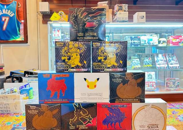 pokemon cards premium Pokemon Scarlet & Violet: Paldean Fates Premium Collection ex Box  MEOWSCARADA or QUAQUAVAL main image 0