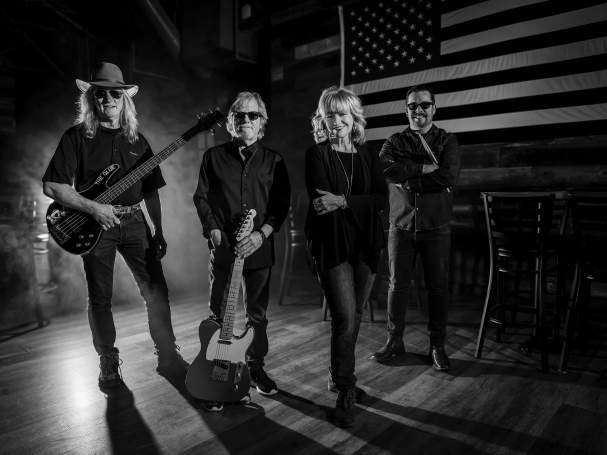 Izzy & the Icebreakers at Bootstrap Brewing