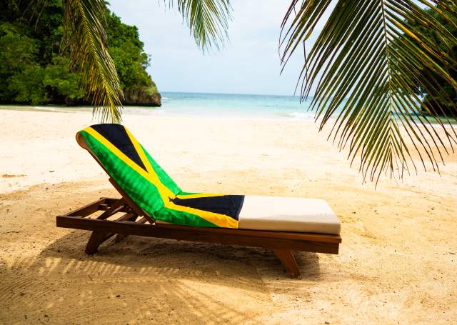 JTB_Port Antonio_Jamaica Flag Lounge Chair_Frenchmen's Cove