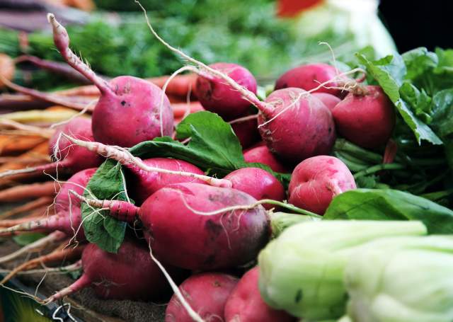 Beets-at-Farmers-Market