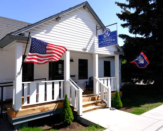 175 E Deloney