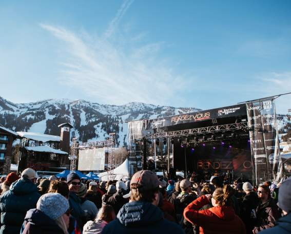 Rendezvous fest stage and audience