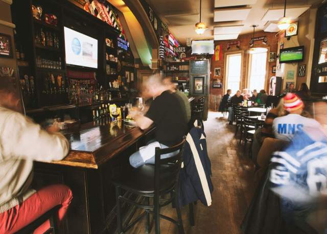 5-fanatics-sports-bars
