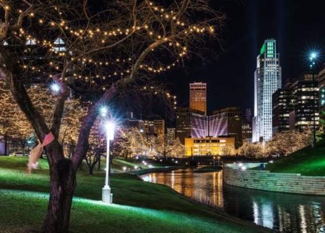 Omaha Holiday Lights (timelapse)