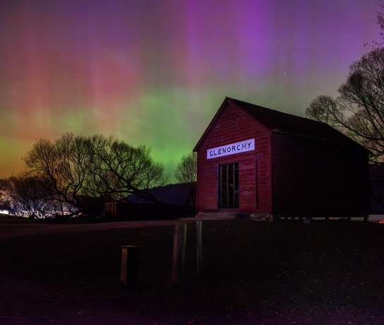 The Glenorchy Red Shed under the light of the Southern Lights / Aurora Australis