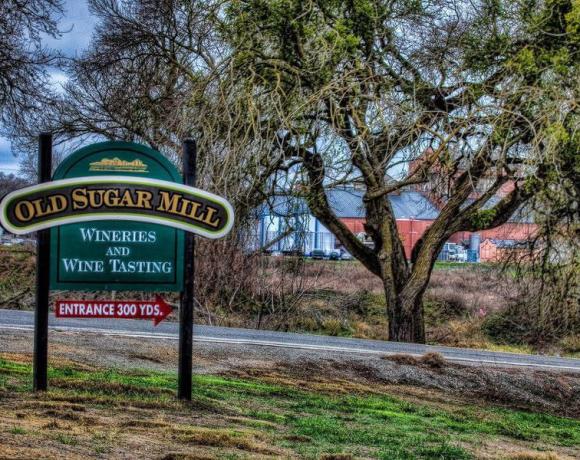 Welcome to Wine Country 20 Minutes from Downtown Sacramento