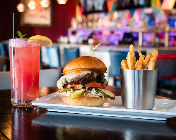 Friends of IRONMAN: Roscoe's Bar & Burgers