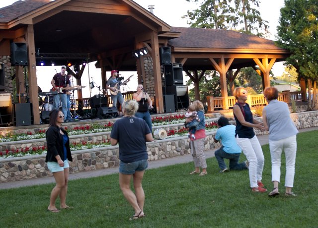 Arts & Entertainment in Minocqua | Live Music, Events & Artists