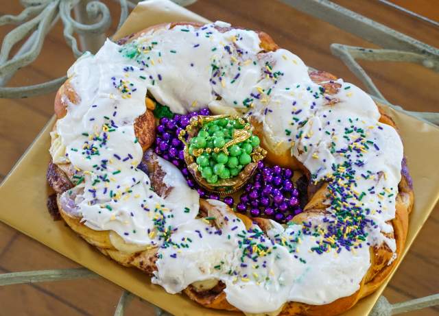 Manny Randazzo's King Cake