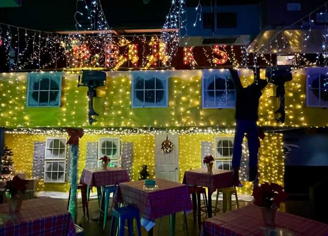 Christmas Vacation-themed holiday pop-up bar