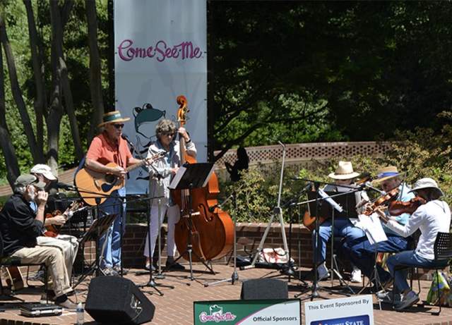 Come-See-Me: Glencarin Garden Evening Entertainment