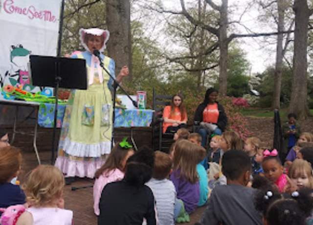 Come-See-Me: Sundaes With Glen & Mother Goose