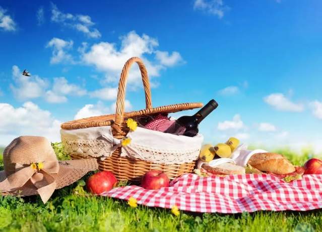 Perfect Picnics with Lakehouse Bakery