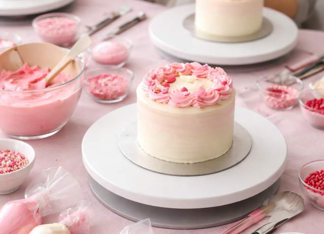 Valentine's Cake Decorating Class