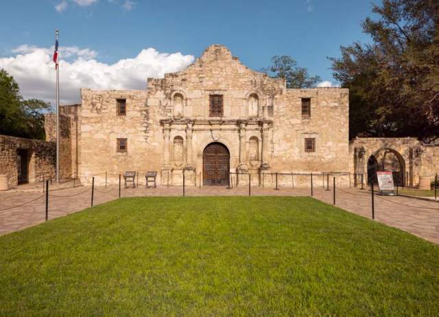 Alamo-Courtyard