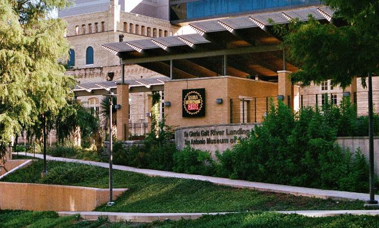 The Ultimate Guide to Must-See Cultural Gems Along the River Walk