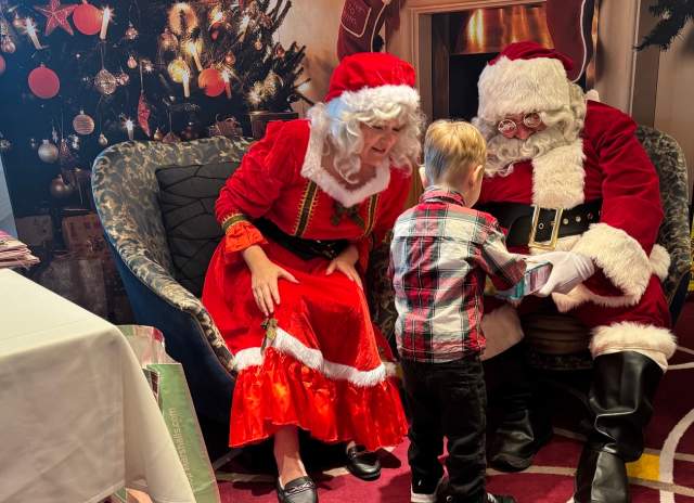 Port Everglades Co-Hosts Holiday Party for Kids in Distress