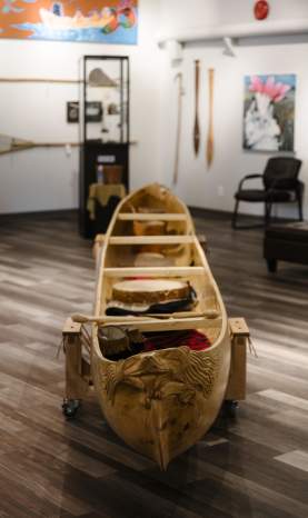 Dugout_Canoe_at_Sncewips_Heritage_Museum