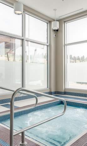Four Points by Sheraton Kelowna Airport Hot Tub