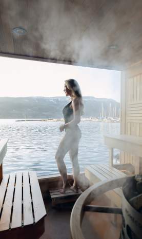Sauna_Room_at_Loyly_Floating_Sauna_2_