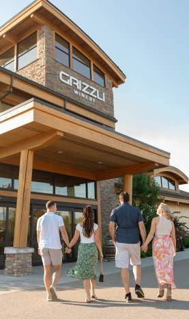 Grizzli Winery, outside