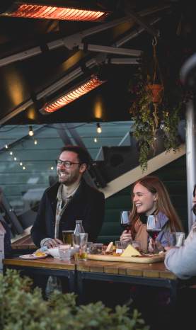 Outdoor dining at Little Blackwood