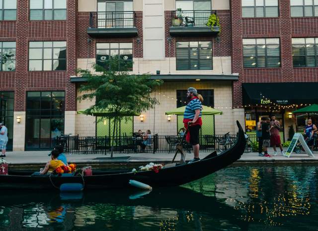 A romantic gondola ride on the scenic Central Canal
