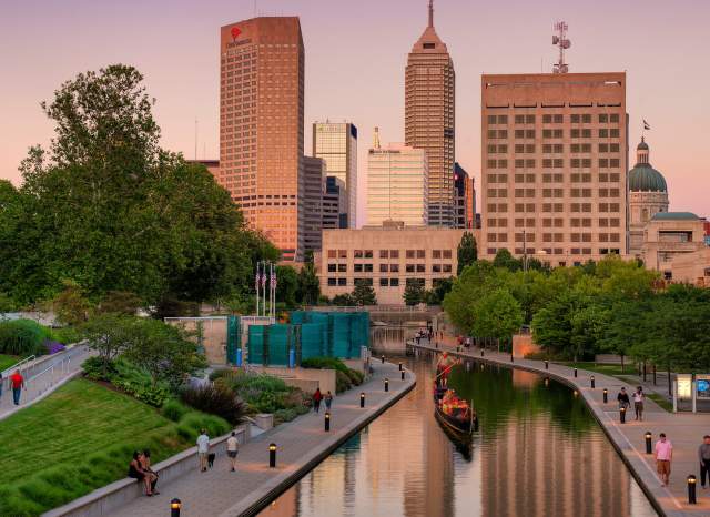 A romantic gondola ride on the scenic Central Canal