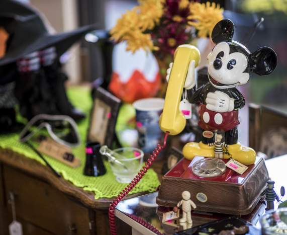 Mickey Mouse phone