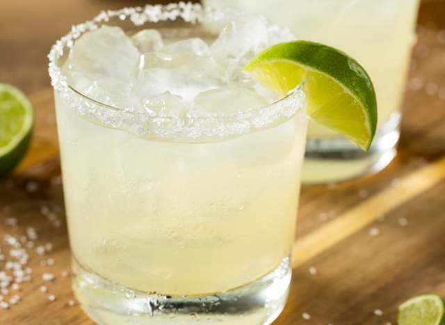 margarita with lime and salt