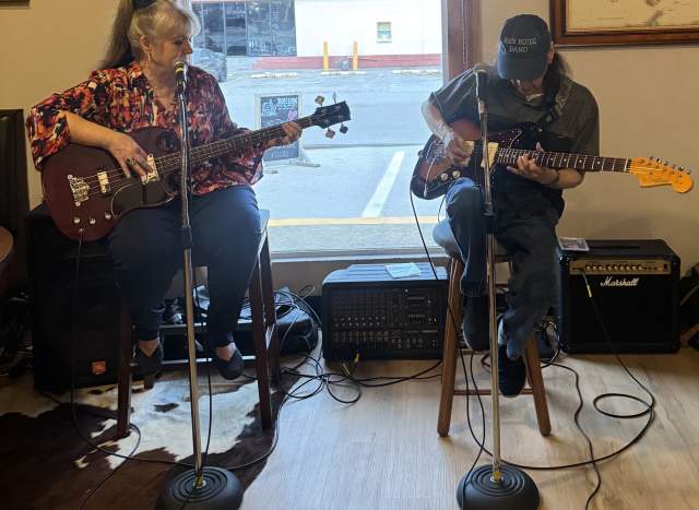 Rock Blues Duo live at Bull Lion Ranch Winery