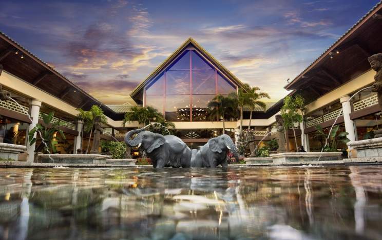 Loews Royal Pacific Resort at Universal Orlando hotel exterior