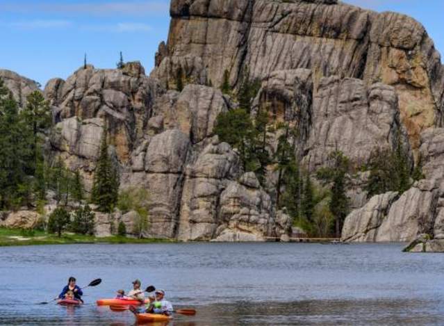 Water-Recreation-Paddle-Lake