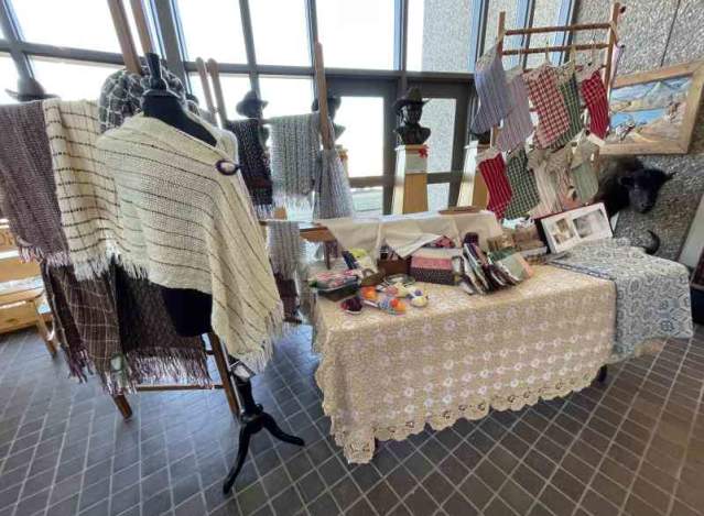 Christmas Shopper's Village