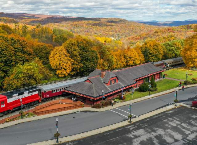 Ryan-Brenneman-Train-In-Station-Frostburg