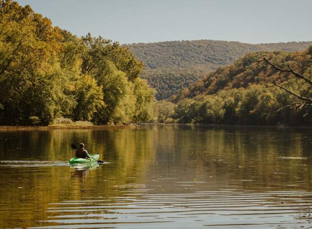 Potomac-River-Kayaking-in-Fall-Allegany-County-MD