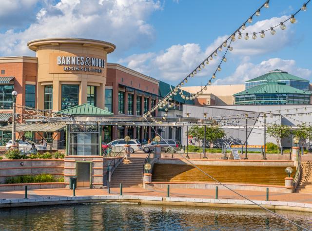 Valet Parking at The Woodlands Mall