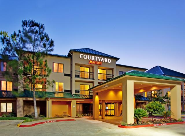 Exterior of the Courtyard by Marriott