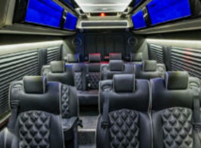 Deluxe Limousine & Worldwide Transportation