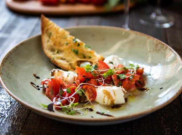 Heirloom Tomato & Burrata