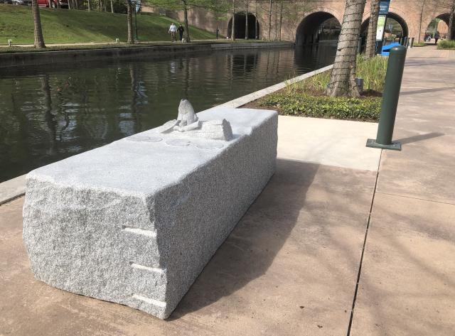 Mipenipa Art Bench