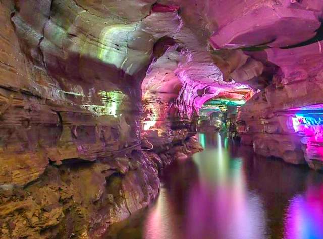 Howe Caverns page
