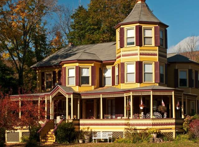 A photo of the exterior of the Fairlawn Inn